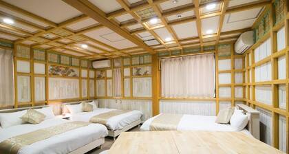 Etavia Yufuin ekimae