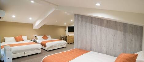 Superior Triple Room with Private Open-air Bath | Desk, free WiFi