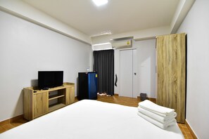 Standard Double Room | Blackout drapes, free WiFi - WJ Residence at Suvarnabhumi (Bang Phli)