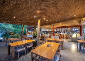 2 restaurants; breakfast, lunch, and dinner served - Navana Nature Escape (Pattaya)