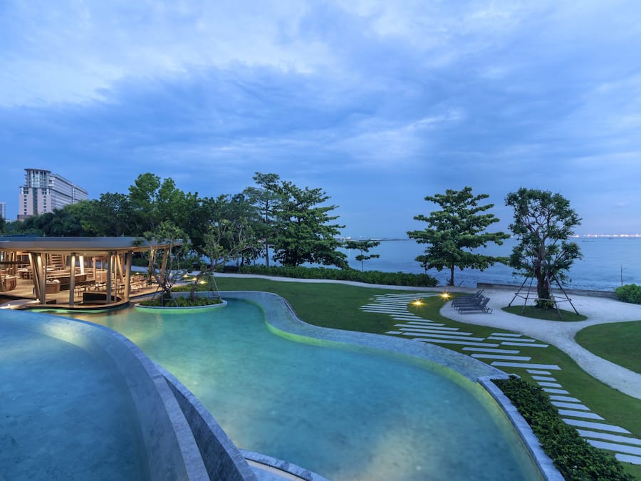 Außenpool, Liegestühle