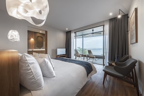 Super Deluxe Sea View (Non-Smoking) | Minibar, in-room safe, desk, blackout drapes - Navana Nature Escape (Pattaya)