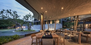 2 restaurants, breakfast, lunch, dinner served; international cuisine - Navana Nature Escape (Pattaya)