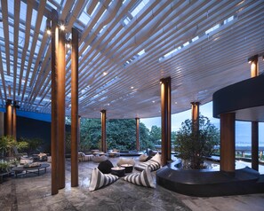 2 bars, bar en bord de piscine
