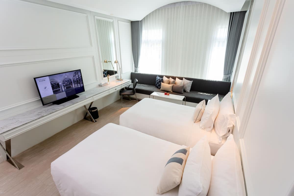 Deluxe Twin Room | Premium bedding, minibar, in-room safe, desk