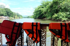 Floating Raft Triple Room  | Balcony view - Baanpufa Resort (Sai Yok)