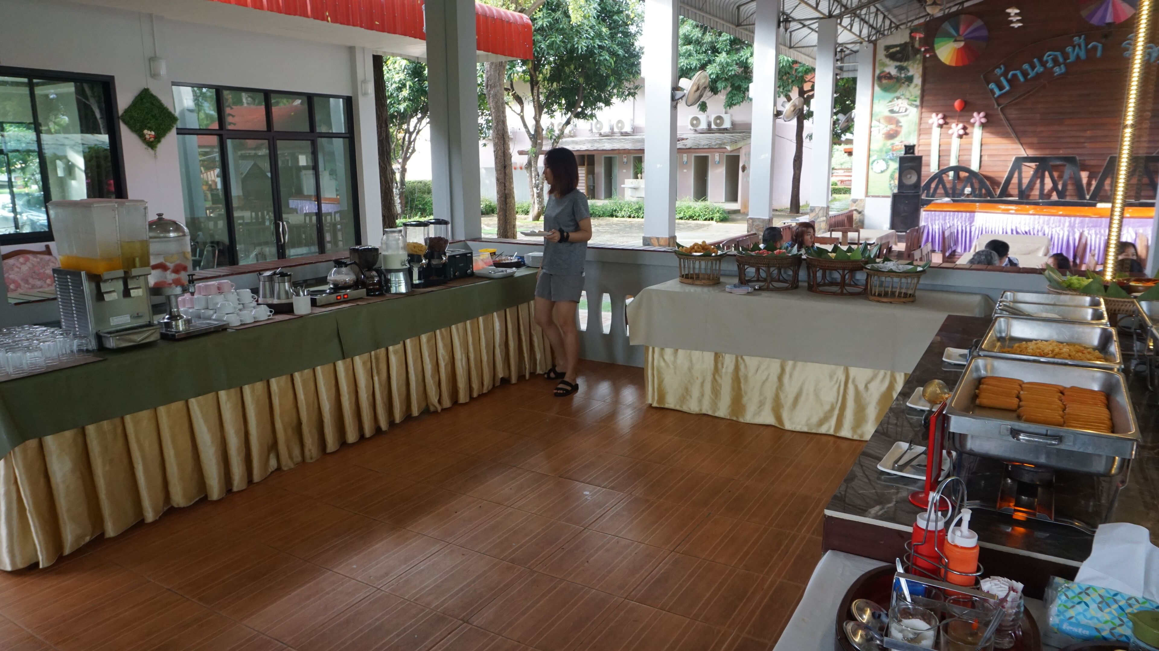 Petit déjeuner buffet compris tous les jours