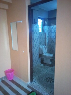 Twin Room | Bathroom | Towels, soap, shampoo, toilet paper