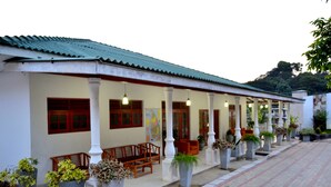 Mặt tiền nơi lưu trú