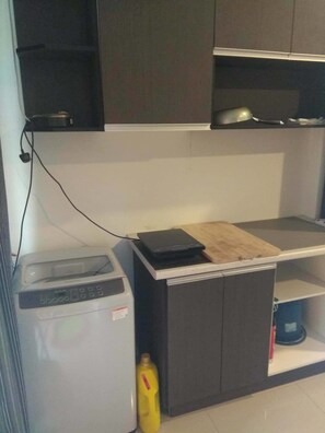 프리미엄 스튜디오, 퀸사이즈침대 1개 | 전용 간이 주방 | 대용량 냉장고, 전자레인지, 쿡탑, 커피/티 메이커