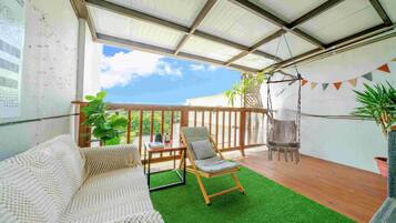 Deluxe dubbelrum - 1 sovrum - lanai - utsikt mot bergen (Do not allow 0-7yrs child check-in) | 1 sovrum, mörkläggningsgardiner, ljudisolering och gratis wi-fi