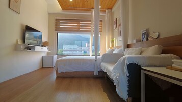 豪華雙人房, 1 間臥室, 陽台, 山景 (恕不接待0-7歲孩童入住) | 1 間臥室、遮光布/窗簾、隔音、免費無線上網