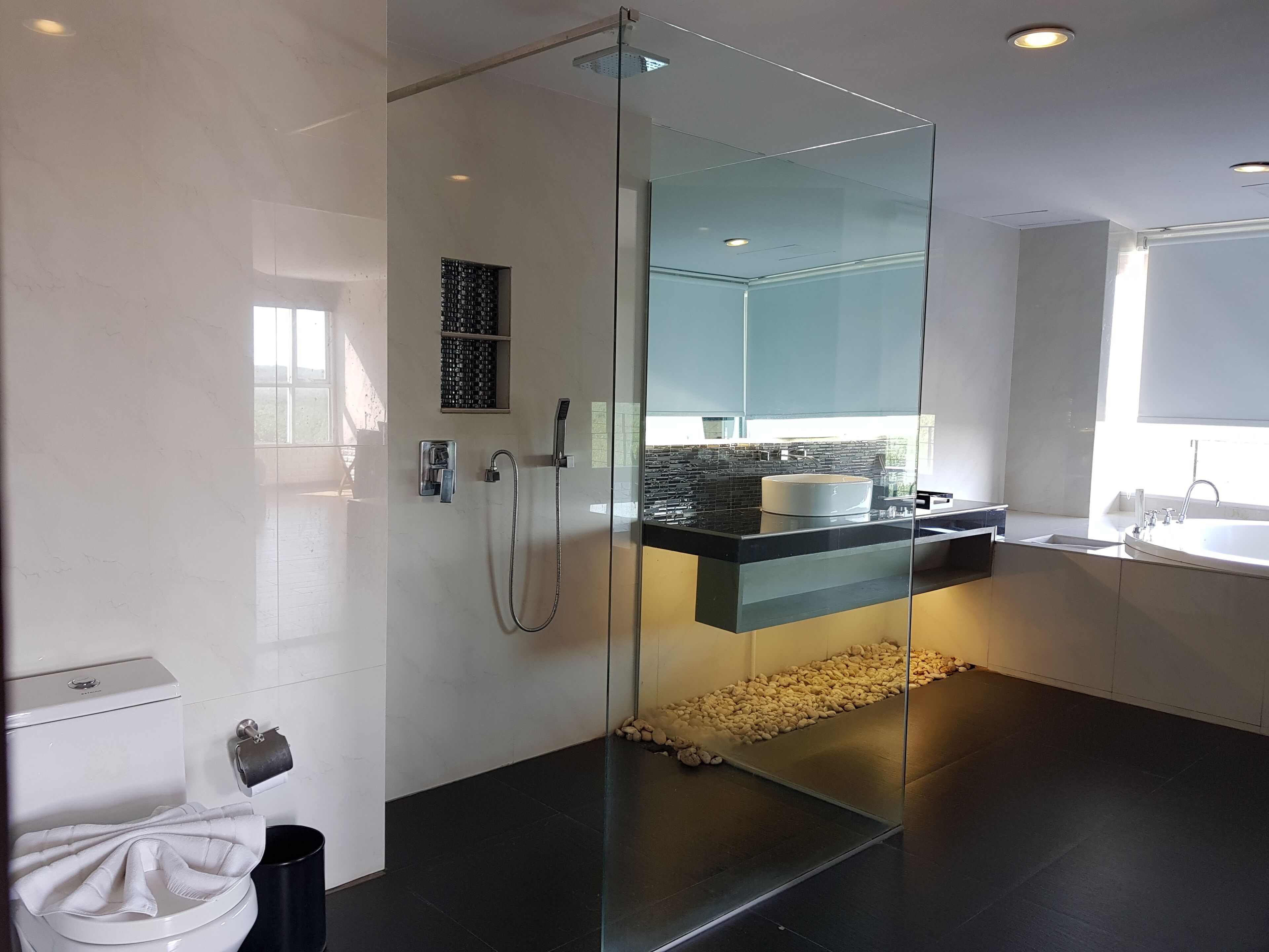 family suite, 2 bedrooms, smoking, jetted tub | minibar, in-room safe, rollaway beds, free wifi