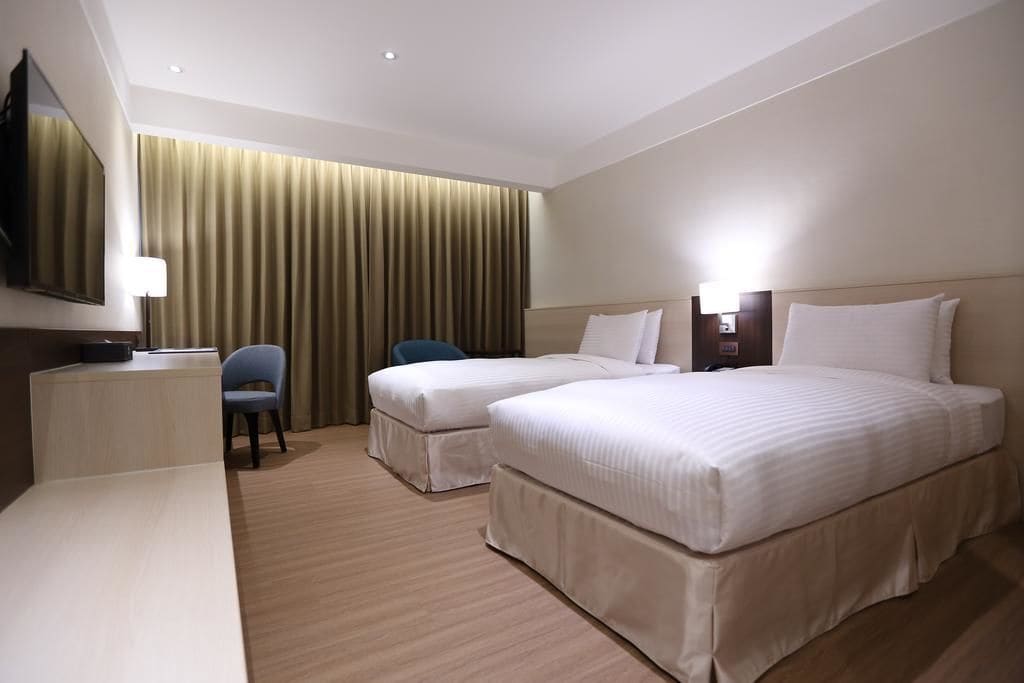 double room | 1 bedroom, desk, laptop workspace, blackout curtains