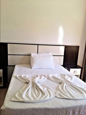 Executive-Suite | 1 Schlafzimmer, Bügeleisen/Bügelbrett, kostenloses WLAN, Bettwäsche