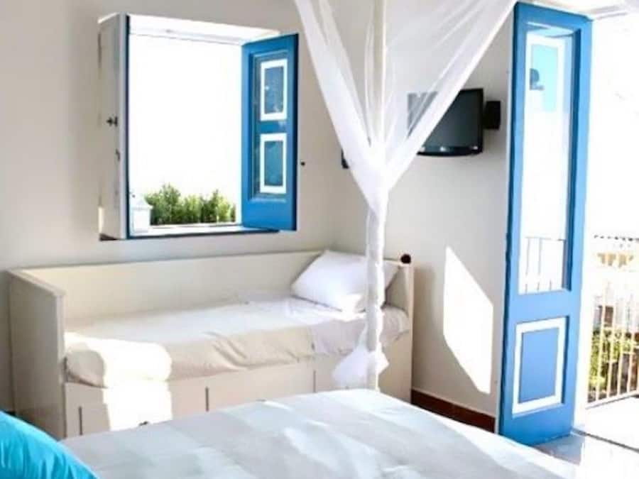 Quarto casal ou duplo panorâmico, vista para o mar | Cofres nos quartos, camas extras/dobráveis (sobretaxa), roupa de cama