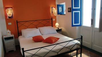 In-room safe, rollaway beds, bed sheets