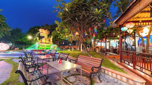 Breakfast, lunch, dinner served; local and international cuisine  - Lucky Ruby Border Casino (Kampong Rou)