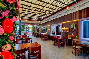 Terrace/patio - Lucky Ruby Border Casino (Kampong Rou)