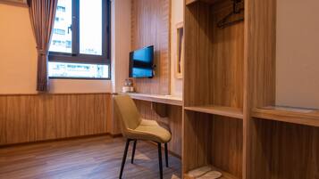 Business Double Room | Premium bedding, down duvets, pillow-top beds, individually furnished