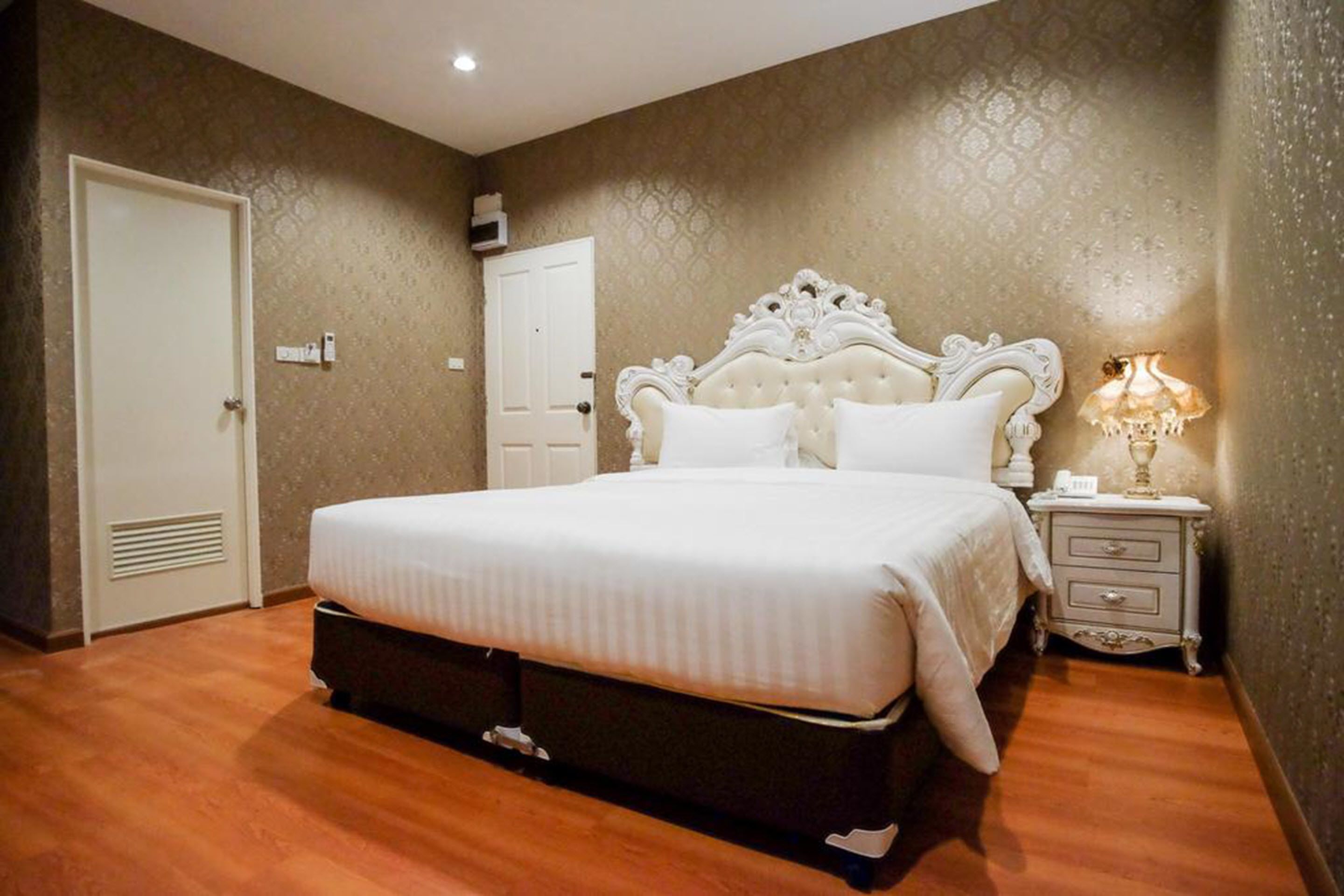 standard room | rollaway beds, free wifi