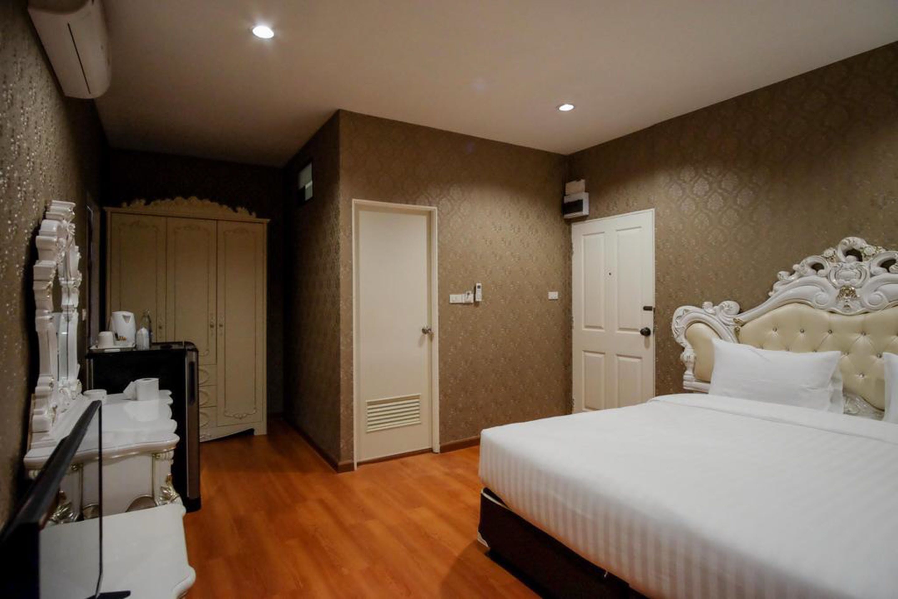 standard room | rollaway beds, free wifi