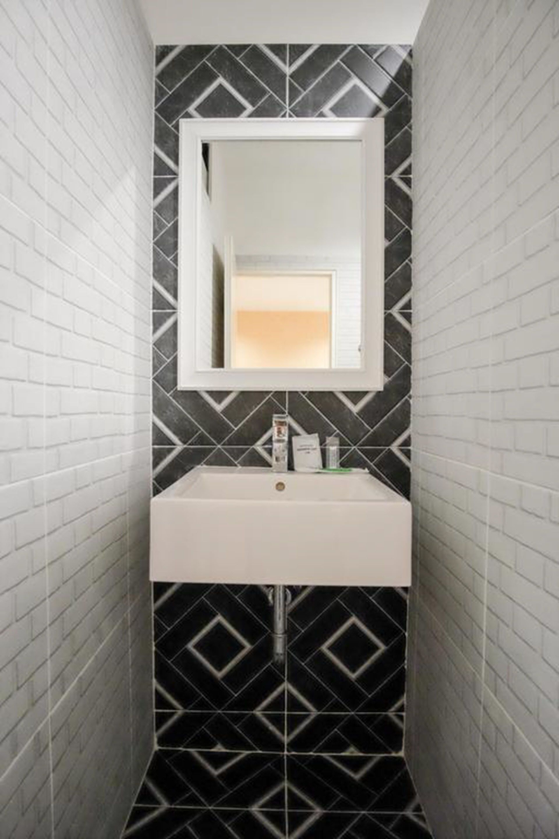 standard room | bathroom sink