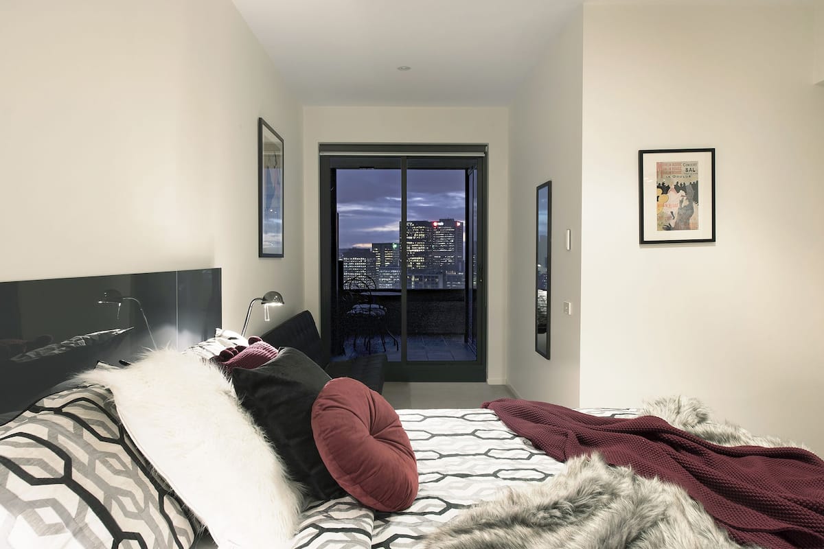 Luxe appartement, meerdere bedden, uitzicht op stad | 2 slaapkamers, lakens van Egyptisch katoen, luxe beddengoed