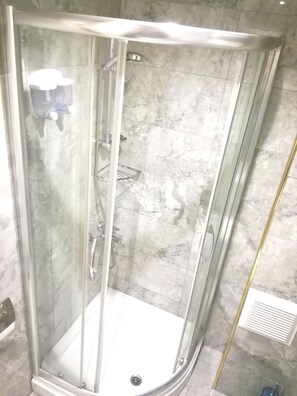 Hydromassage showerhead, hair dryer, children's robes, slippers - My Boutique Hotel (Istanbul)