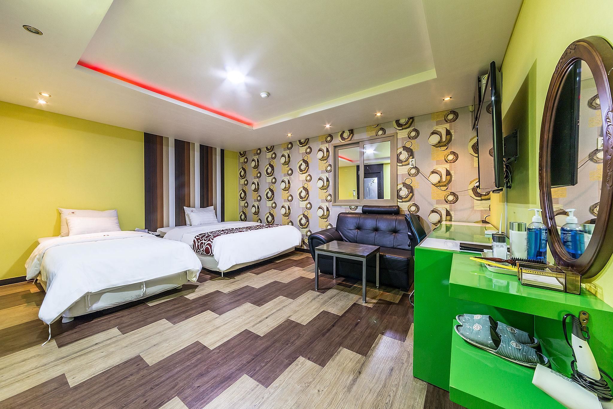 Deluxe Twin Room | Free WiFi