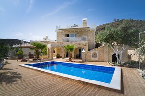 Villa, Private Pool (Aristidis) | Private pool - Anesis Family Villas (Faistos)
