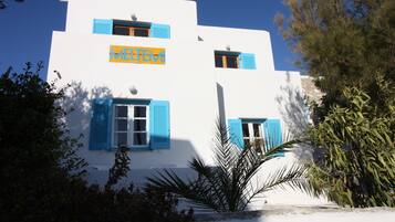 Fachada da propriedade