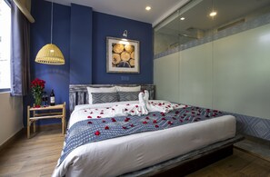 Minibar, in-room safe, desk, free WiFi - Urban Lodge Hotel - Hostel (Ho Chi Minh City)