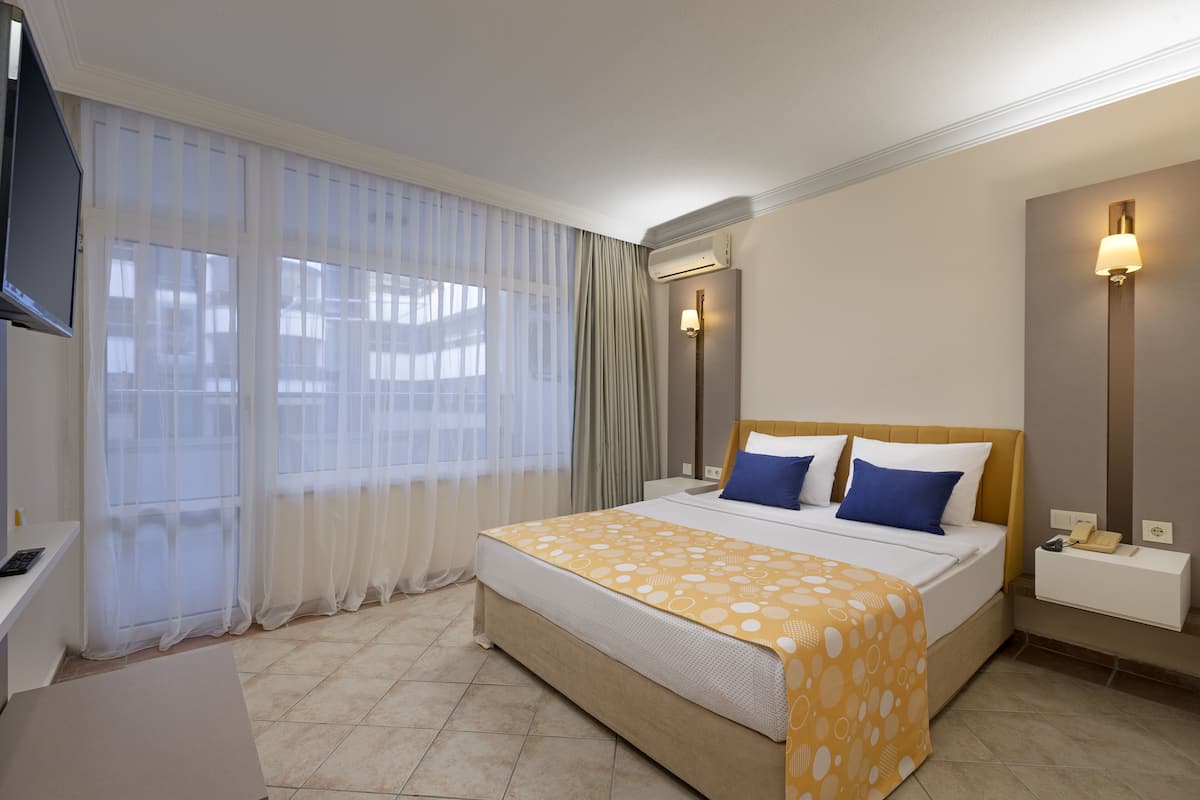 1 bedroom, free minibar, in-room safe, free WiFi