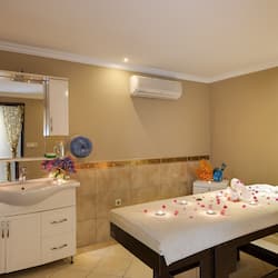 Sauna, Turkish bath/hammam, facials