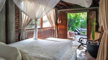 Vila Keluarga, 4 kamar tidur, pemandangan halaman, di pinggir kolam renang | Brankas dan didekorasi berbeda-beda