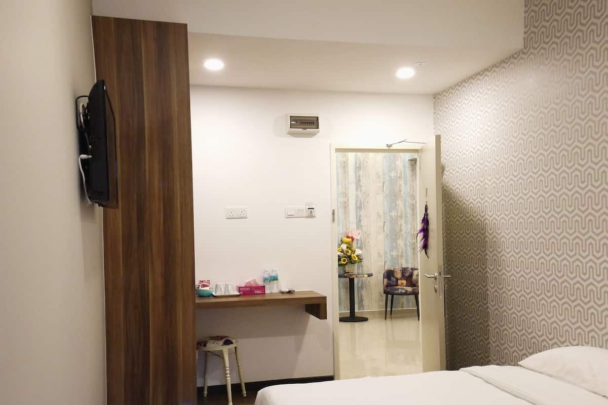 Con stile personalizzato, con arredamento individuale, una scrivania