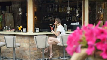 Vistas para a piscina, aberto todos os dias