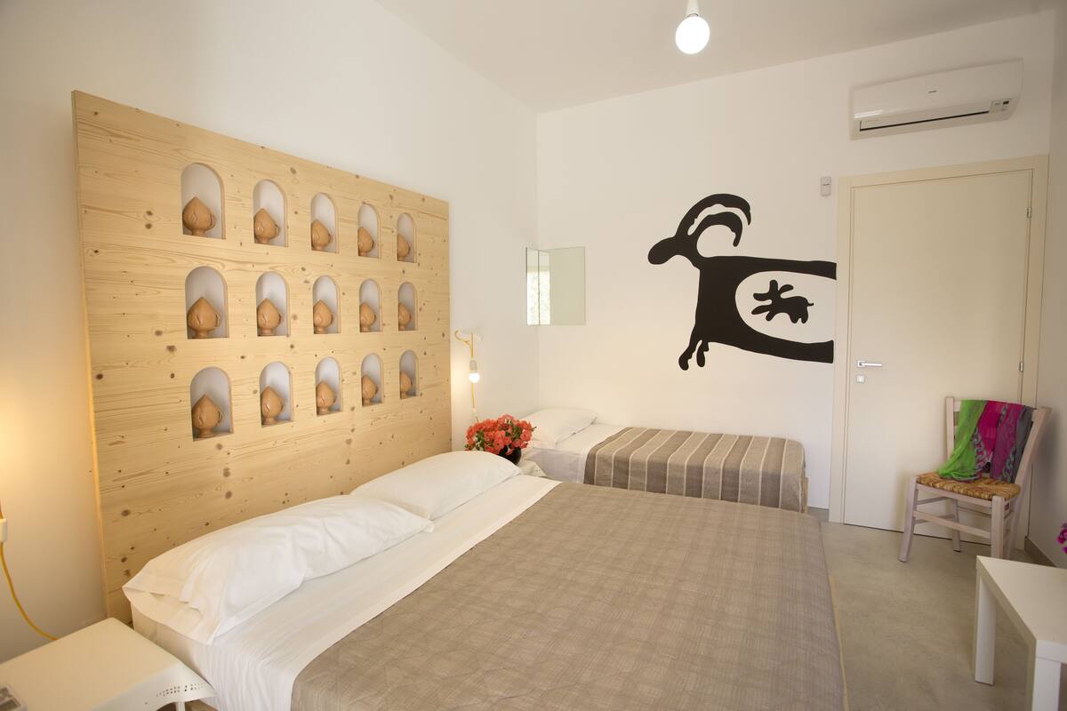 Kamar Triple | Meja kerja, kedap suara, Wi-Fi gratis, dan seprai linen