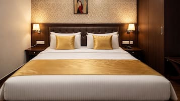Deluxe Room | Egyptian cotton sheets, premium bedding, memory-foam beds, minibar