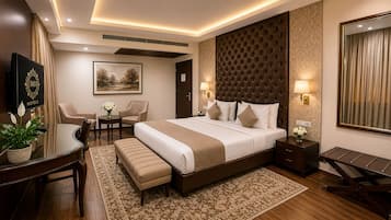 Club Room | Egyptian cotton sheets, premium bedding, memory-foam beds, minibar