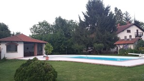 Alberca al aire libre por temporada