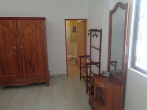 Phòng 3 dành cho gia đình, 1 phòng ngủ, hút thuốc, quang cảnh vườn | Quang cảnh từ phòng