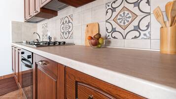 Classic Penthouse, 1 Bedroom | Private kitchenette