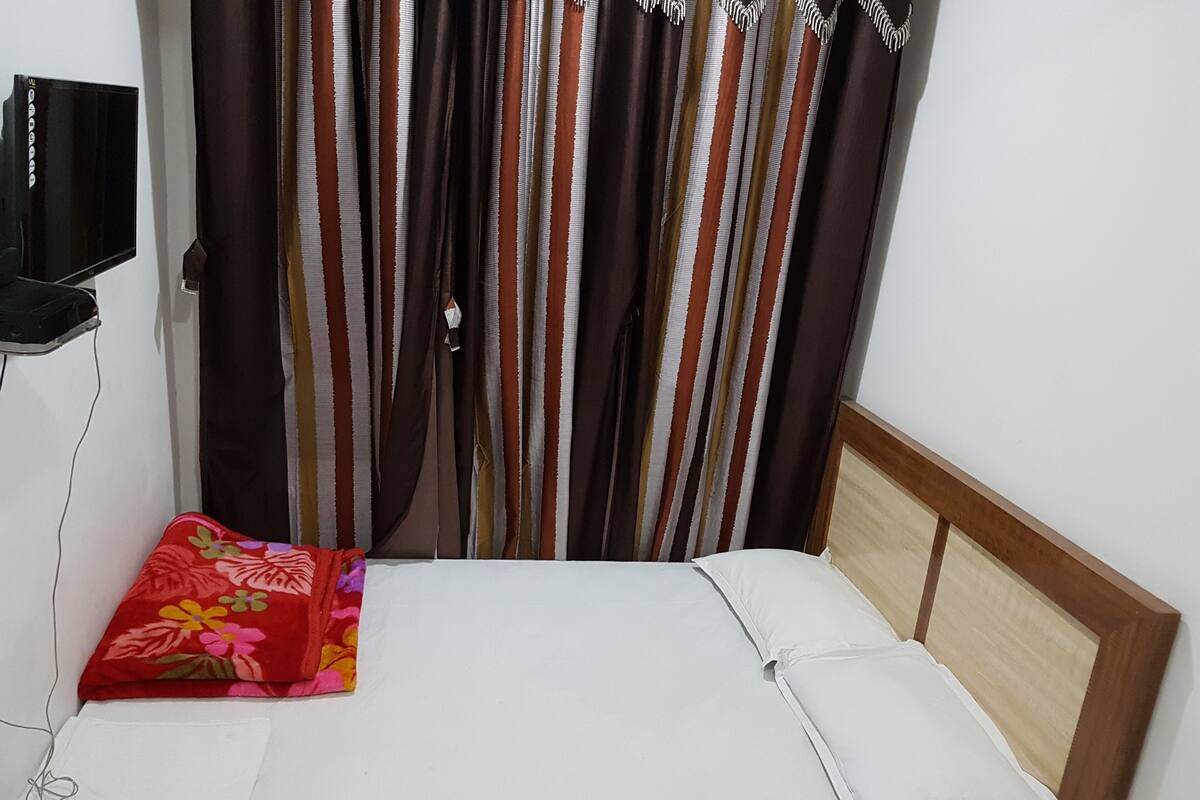 書桌、免費 Wi-Fi