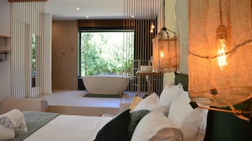 Double Room (La Quatre) | Minibar, in-room safe, individually decorated, individually furnished