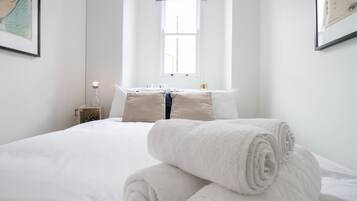 1 bedroom, individually decorated, individually furnished, desk