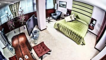 Minibar, free WiFi