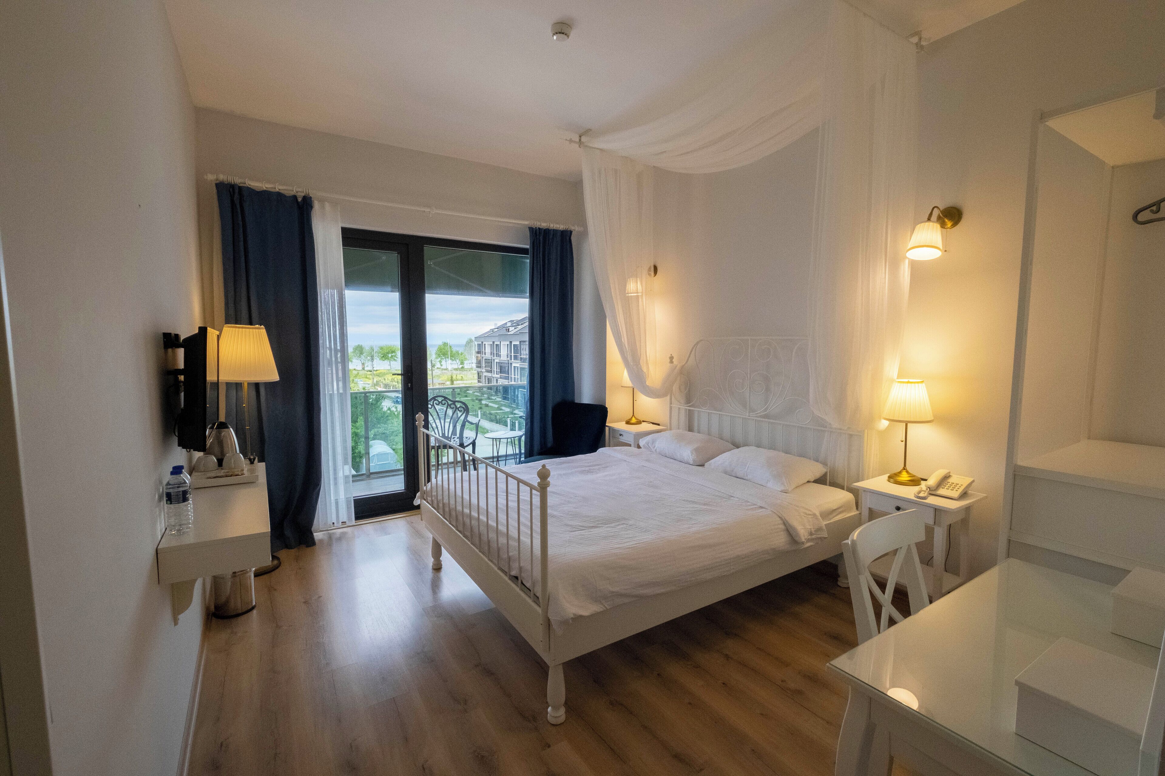 Comfort Double Room | Egyptian cotton sheets, premium bedding, blackout curtains