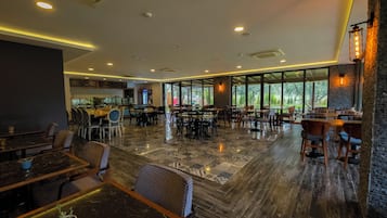 Breakfast, lunch and dinner served